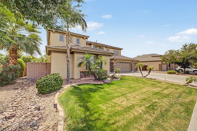 Building Photo - 8425 W Northview Ave