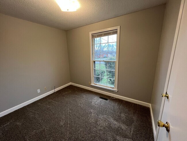 Building Photo - 3105 Spring Creek Ct