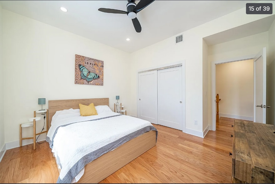 Building Photo - 209 Hutton St