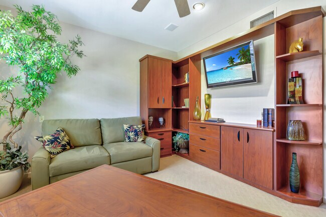 Building Photo - 280 Tomahawk Dr