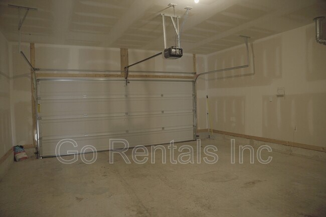 Building Photo - 432 Crossbridge Rd