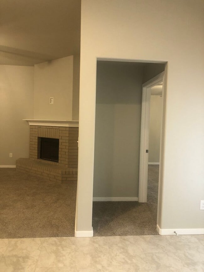 Building Photo - Brand New Home in Hertiage Hills 3/2/2