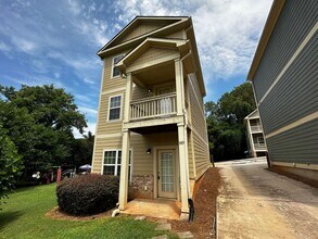 Building Photo - PRE-LEASING FOR AUGUST 2026!