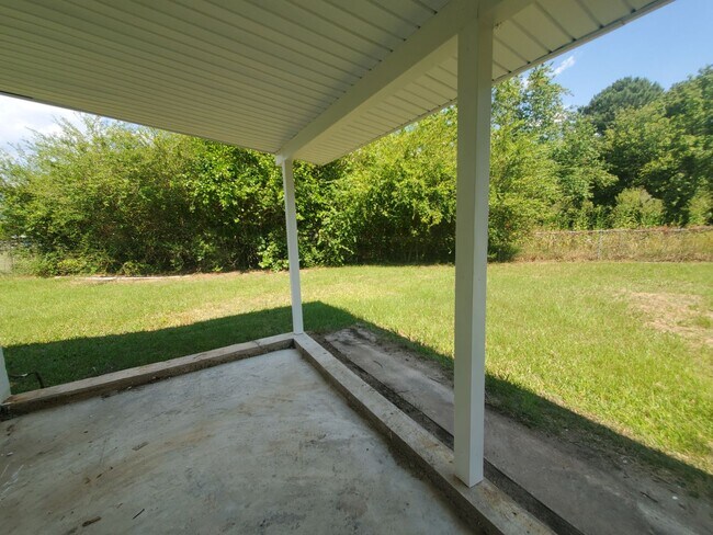 Building Photo - 2618 Graham Rd