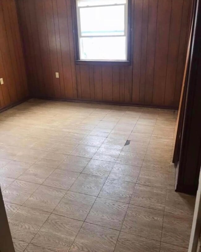 Building Photo - 108 S 2nd Ave