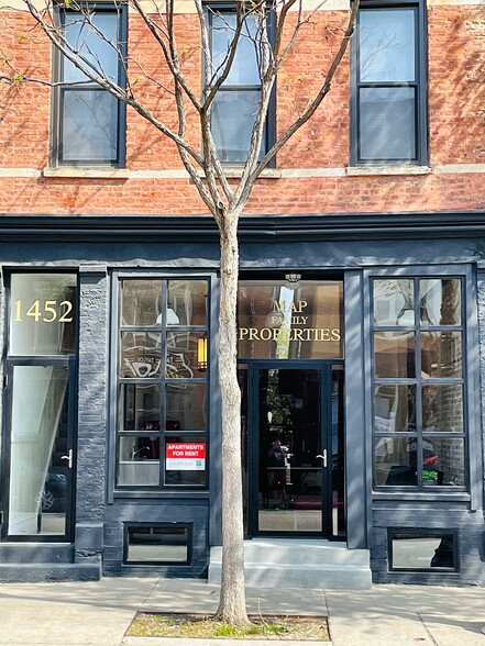 Primary Photo - 1452 W Taylor St
