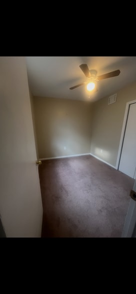 Room 3 (third floor) - 608 S Clifton St