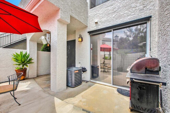 Building Photo - 13133 Le Parc