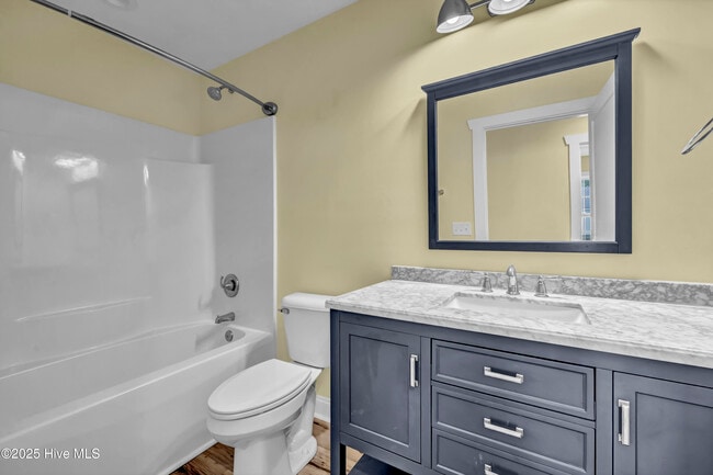 Building Photo - 4009 Alandale Dr