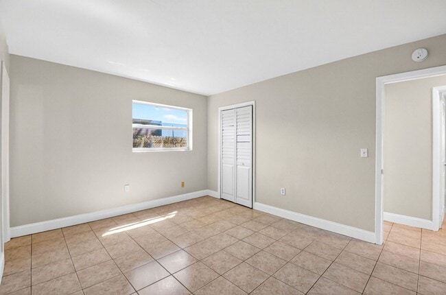 Building Photo - 775 Snead Cir