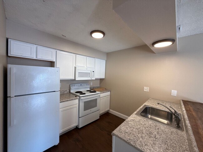 Building Photo - JCR1 - 5445