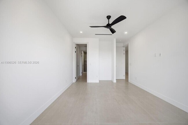 Building Photo - 1337 NE 13th Ave