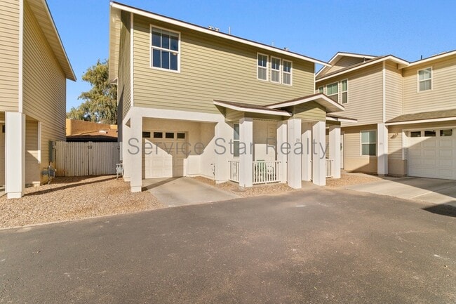 Building Photo - 3218 W Glendale Ave