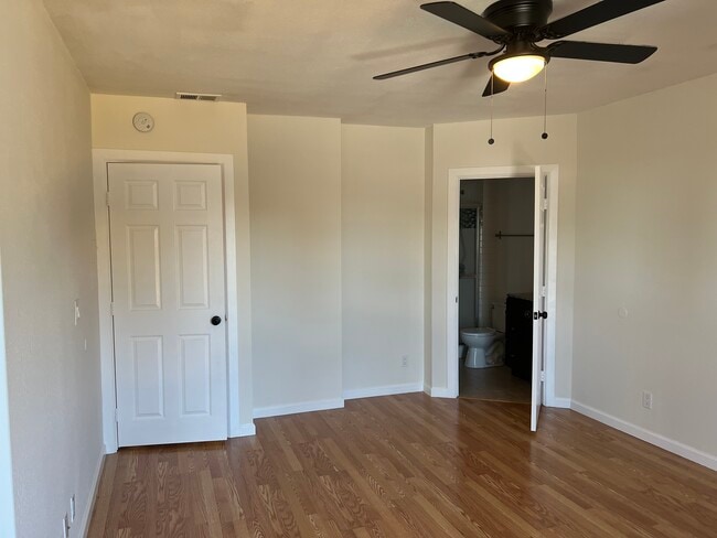 Building Photo - 22724 Figueroa St