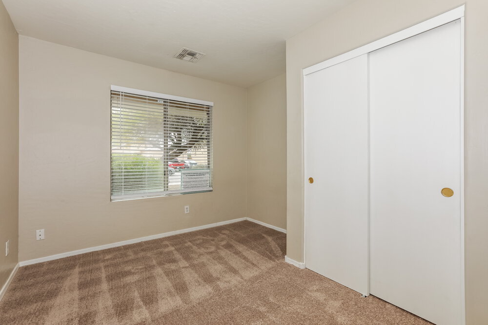 Building Photo - 6418 W Preston Ln