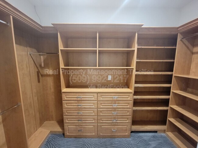 Building Photo - 3606 Cook Ln