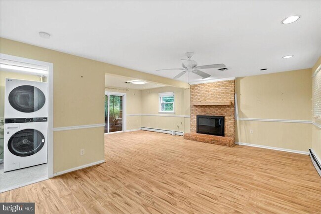 Building Photo - 12007 Hamden Ct