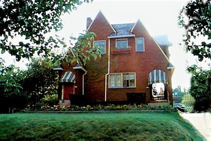 Building Photo - 330 S Aiken Ave