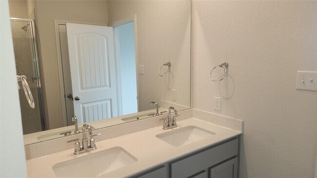 Building Photo - 195 Greenbelt Reservoir Pass