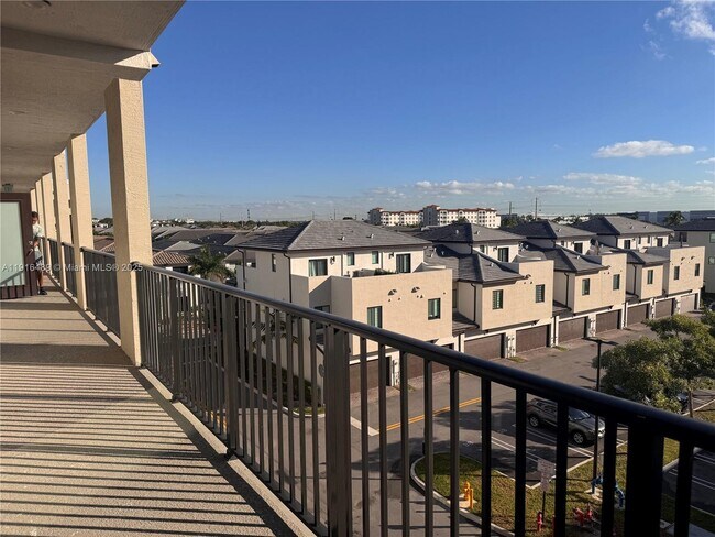 Building Photo - 8167 NW 41st St