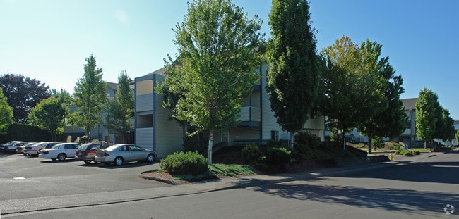 Building Photo - Camelot East Apartments