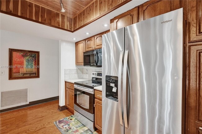 Building Photo - 5380 SW 8th Ct