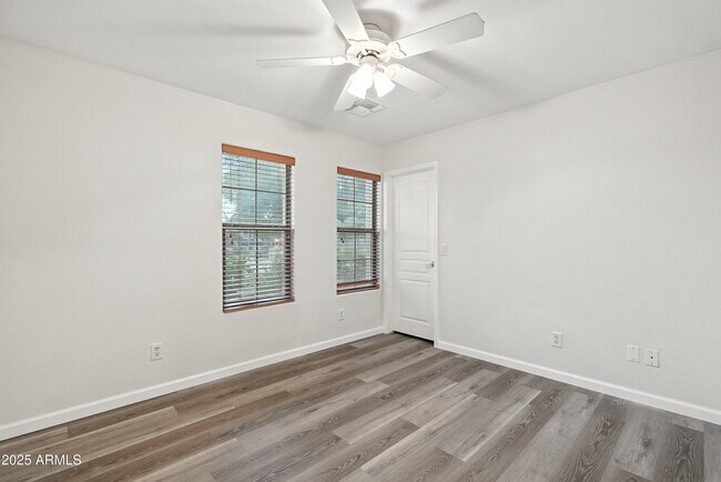 Building Photo - 5307 W Morten Ave