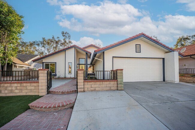 Primary Photo - BEAUTIFULLY RENOVATED 4-BEDROOM HOME IN PH...