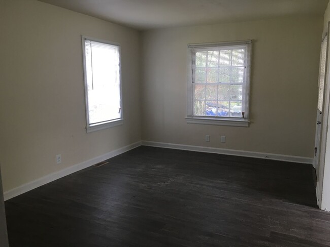 Building Photo - Great NE Raleigh Location! Single Family h...