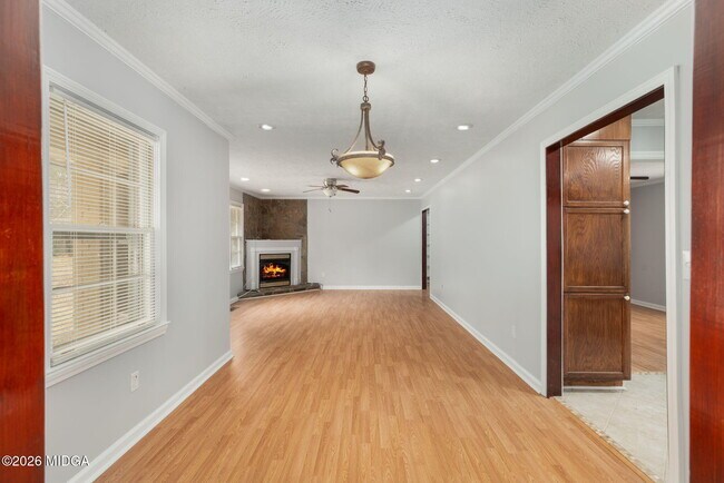 Building Photo - 1496 Wesleyan Dr