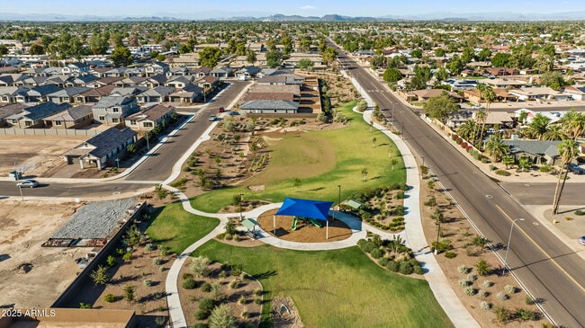 Building Photo - 5419 W Las Palmaritas Dr