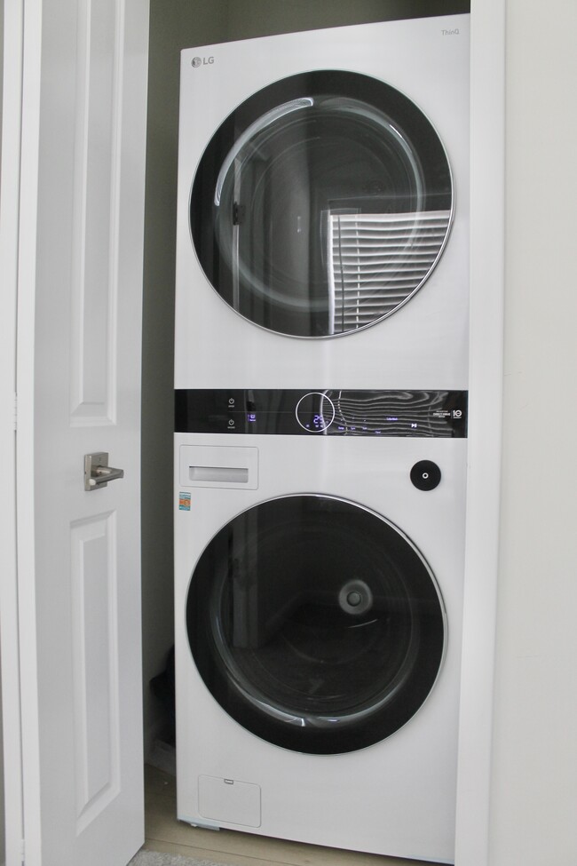 Building Photo - 1889 W 54th St