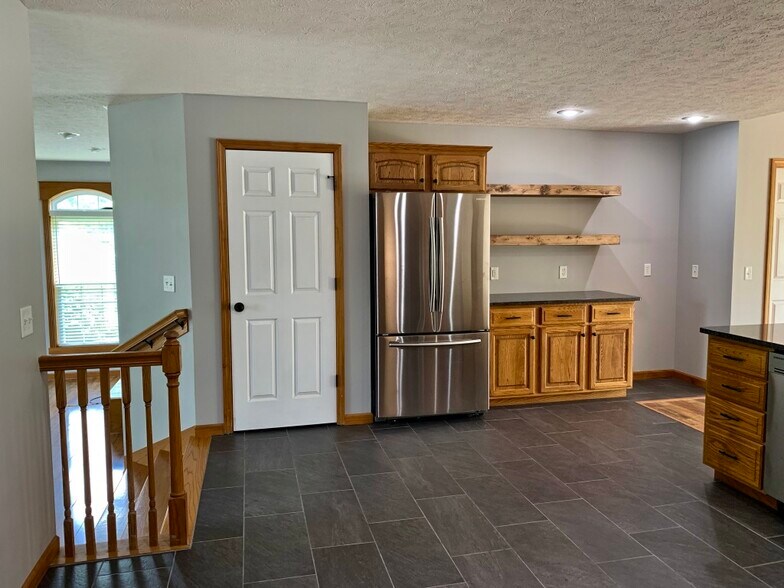 Building Photo - 1209 W. Aspen Ct.