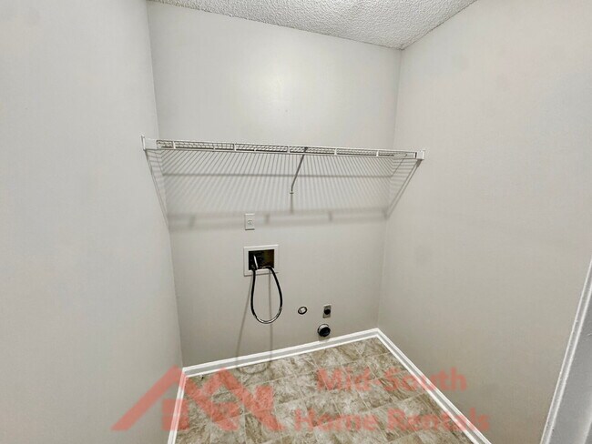 Building Photo - 5528 Ginners Dr