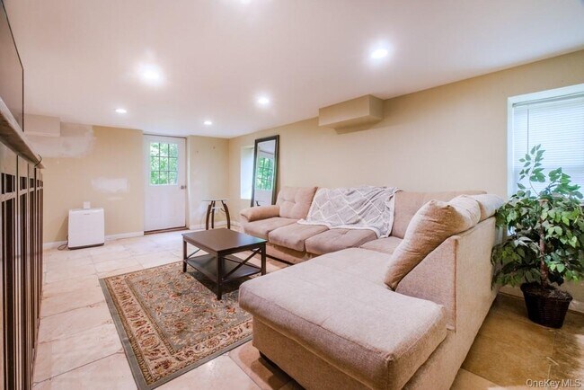 Building Photo - 64 Furnace Woods Rd