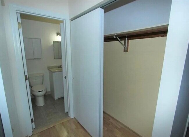 Building Photo - 76 Highwood Dr
