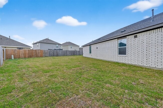 Building Photo - 216 Amy St