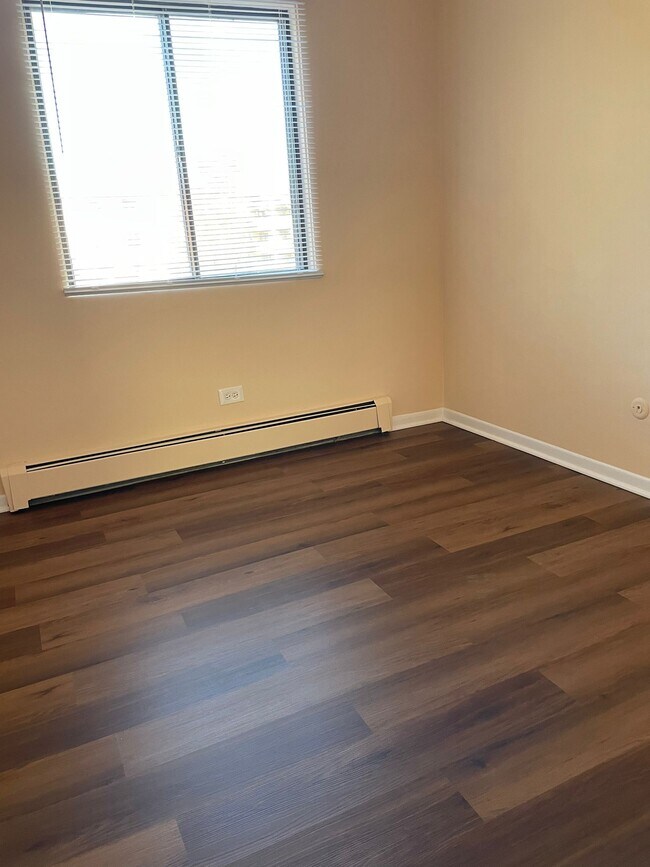 Building Photo - 17 Parkside Ct