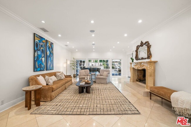 Building Photo - 9023 Alto Cedro Dr