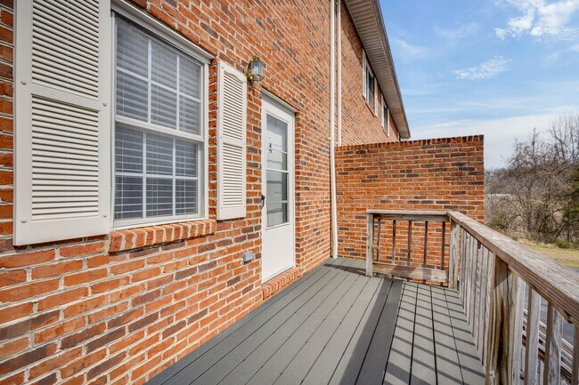 Deck - 118 Lori Ann Dr