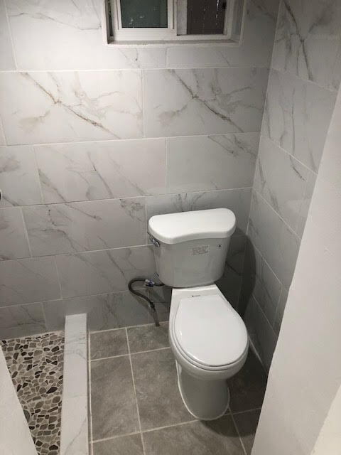 Bathroom - 4042 Delta St