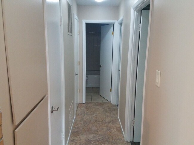 Building Photo - 3122 Voll Ln