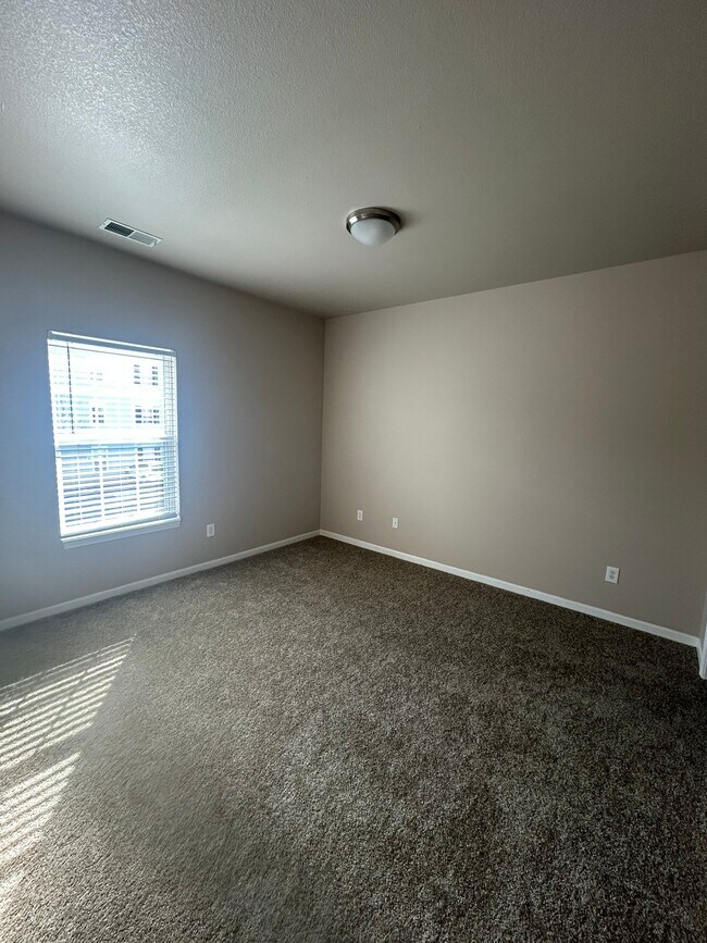 Building Photo - 12833 Tradd St