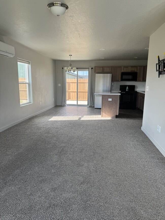 Building Photo - Open Concept Living