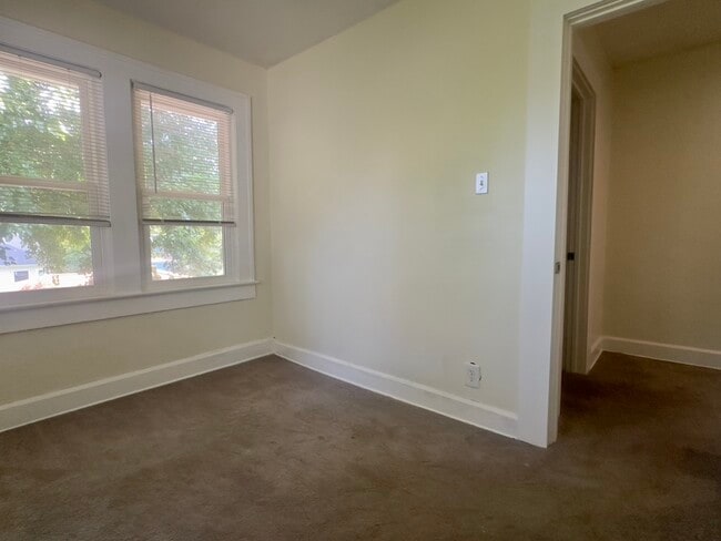 Building Photo - 3245 Boulevard Pl