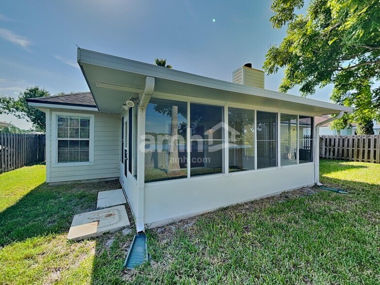 Building Photo - 578 Prindle Dr E