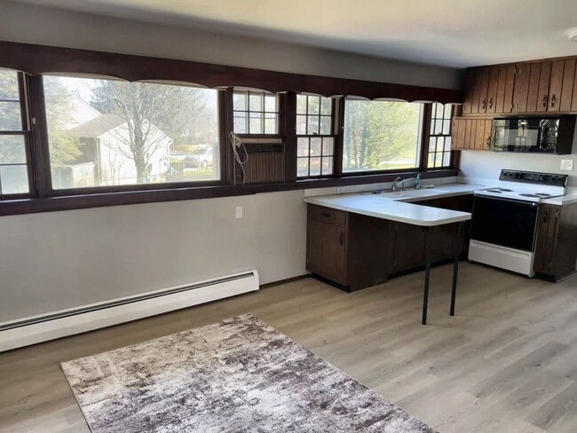 Building Photo - 1045 S Pitt St