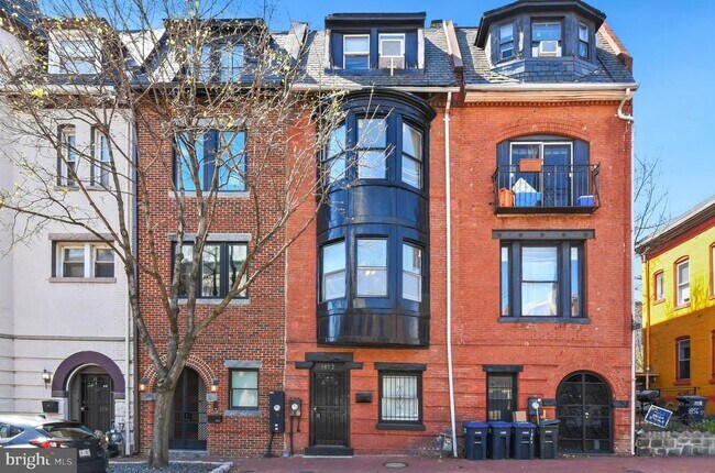 Building Photo - 1852 5th St NW