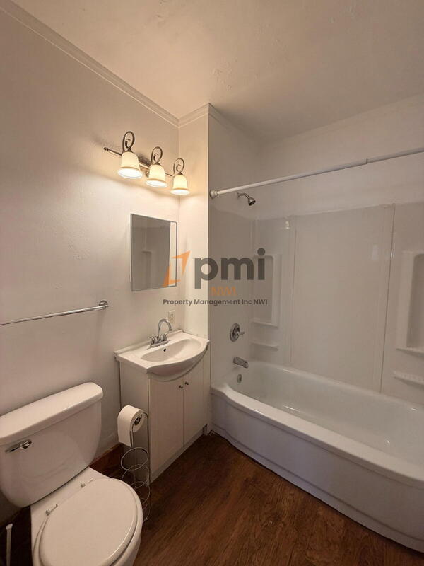 Building Photo - 215 N Woodland Ave