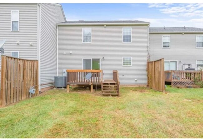 Building Photo - 590 Tall Oak Blvd NW